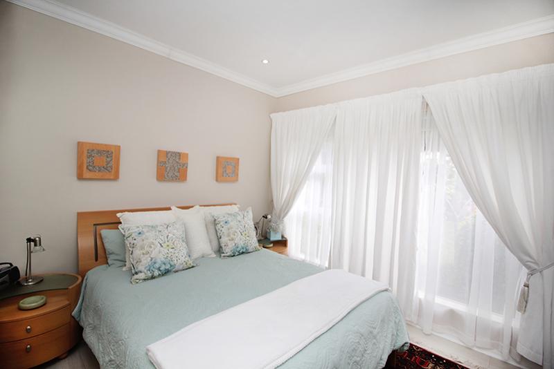 4 Bedroom Property for Sale in Hartenbos Heuwels Western Cape
